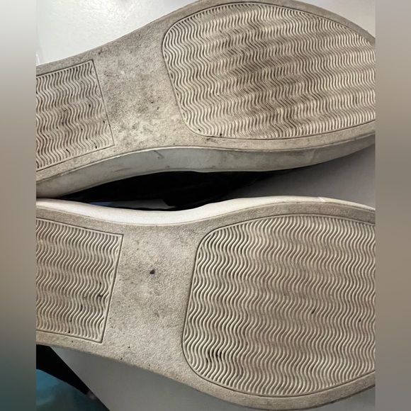 Torrid Black Quilted Sneaker Wide! Size 8.5W - Picture 6 of 6